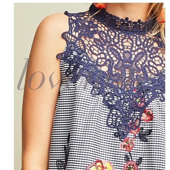 Sleeveless Gingham Crochet Floral Embroidered Top - Picture 4 of 8